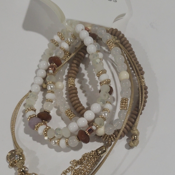 Elegant Set of 5 Gold tone Colorful Beaded Bracelets - Women's Fashion Jewelry - Picture 7 of 9